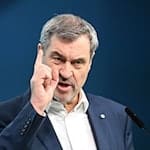 Söder war zu Gast bei der Schwesterpartei. / Foto: Katharina Kausche/dpa