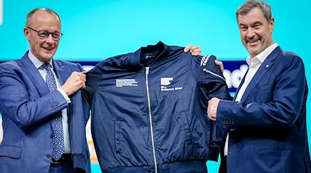 «Wir wollen dich nicht auf den Mond schießen», sagte CDU-Chef und Bundeskanzler Friedrich Merz (link) zu CSU-Chef Markus Söder.   / Foto: Kay Nietfeld/dpa