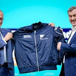 «Wir wollen dich nicht auf den Mond schießen», sagte CDU-Chef und Bundeskanzler Friedrich Merz (link) zu CSU-Chef Markus Söder.   / Foto: Kay Nietfeld/dpa