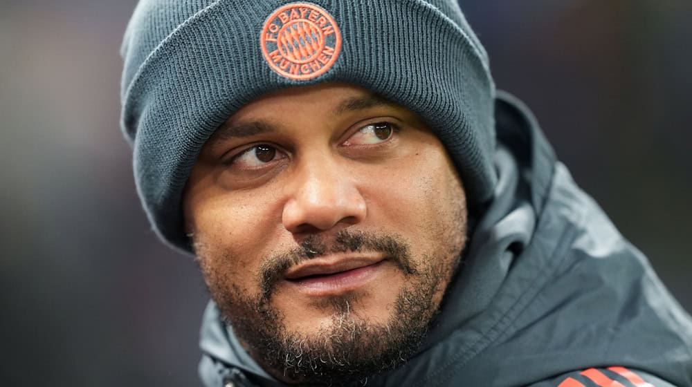 Bayern-Trainer Vincent Kompany freut sich auf das Pokalspiel. (Archivbild) / Foto: Marcus Brandt/dpa