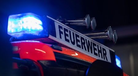 Ein 76-Jähriger wurde nach einem Brand leblos in seiner Wohnung gefunden. (Symbolbild) / Foto: Marijan Murat/dpa