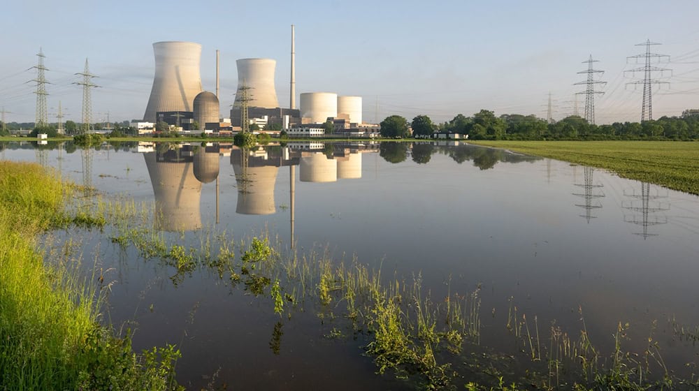 Auch wenn in Deutschland seit Jahren keine Energie mehr durch Kernkraftwerke gewonnen wird, ist das Thema nicht von der politischen Agenda verschwunden. Innerhalb der Bundesregierung gehen die Meinungen aber weit auseinander - ein Konflikt scheint vorprogrammiert. (Illustration) / Foto: Stefan Puchner/dpa