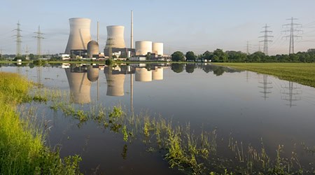 Auch wenn in Deutschland seit Jahren keine Energie mehr durch Kernkraftwerke gewonnen wird, ist das Thema nicht von der politischen Agenda verschwunden. Innerhalb der Bundesregierung gehen die Meinungen aber weit auseinander - ein Konflikt scheint vorprogrammiert. (Illustration) / Foto: Stefan Puchner/dpa
