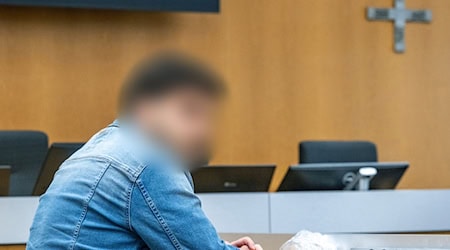 Ein Vater soll versucht haben, seine Tochter mit Mäusegift zu töten, um keine Unterhaltszahlungen leisten zu müssen. Der Mann ist wegen Mordversuchs angeklagt. (Archivbild) / Foto: Armin Weigel/dpa