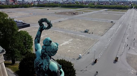 Die Veranstalter haben den Behörden eine Großdemonstration auf der Theresienwiese angezeigt. / Foto: Peter Kneffel/dpa