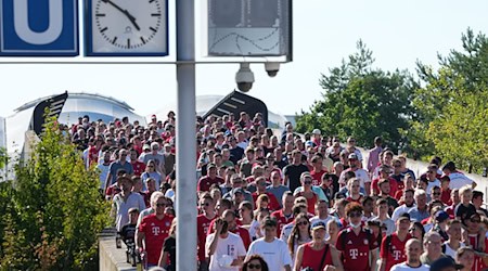 Wie kommen die Fans am Mittwoch zur Allianz Arena? Mit der U-Bahn dürfte das nicht gehen. (Archivbild) / Foto: Soeren Stache/dpa
