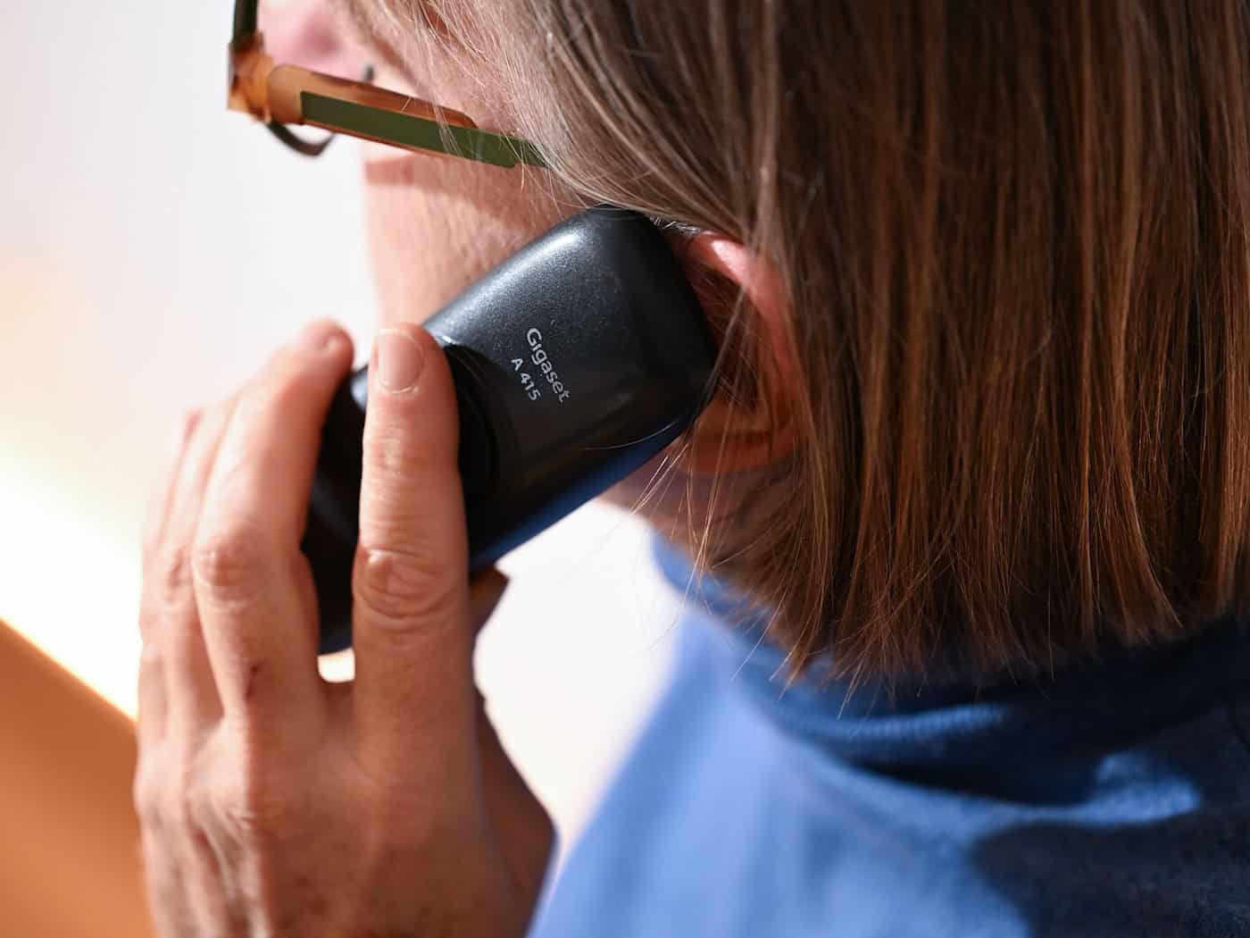 22 versuchte Callcenterbetrüge registrierte die oberfränkische Polizei allein am Mittwoch, doch ein mutmaßlicher Täter konnte auf kuriose Weise überführt werden. (Symbolbild) / Foto: Bernd Weißbrod/dpa