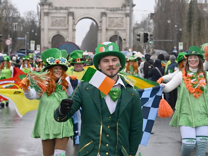 St. Patrick's Day in München: Parade, irische Musik und Tausende Besucher