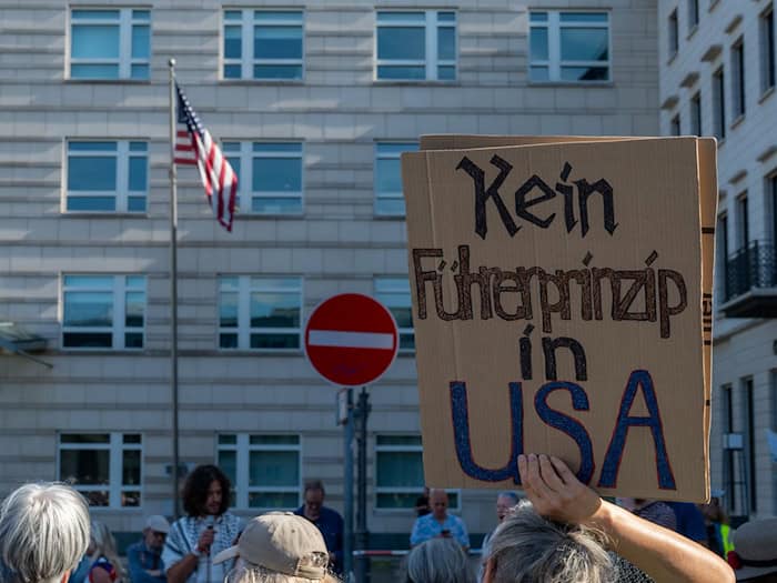 600 Menschen demonstrieren in München gegen Trump