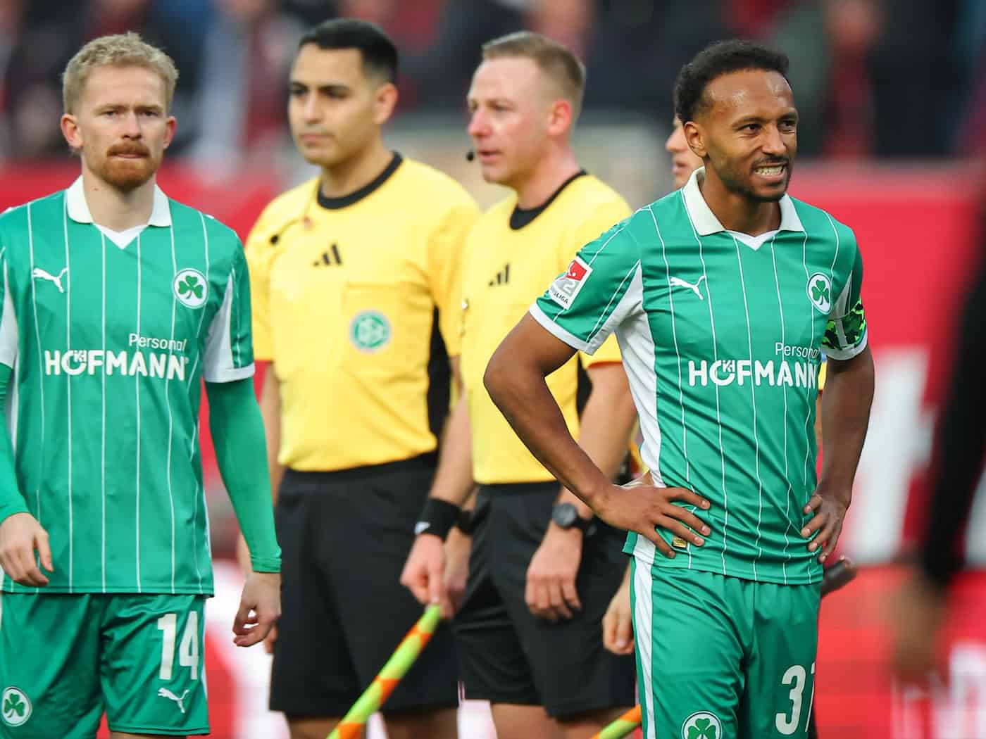 Der Fürther Julian Green (r) ist wieder fit. (Archivbild) / Foto: Daniel Karmann/dpa