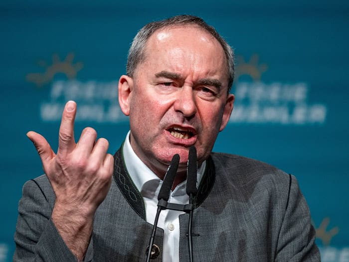 Bayerns Wirtschaftsminister Hubert Aiwanger fordert Stopp der CO2-Steuer wegen gestiegener Energiepreise