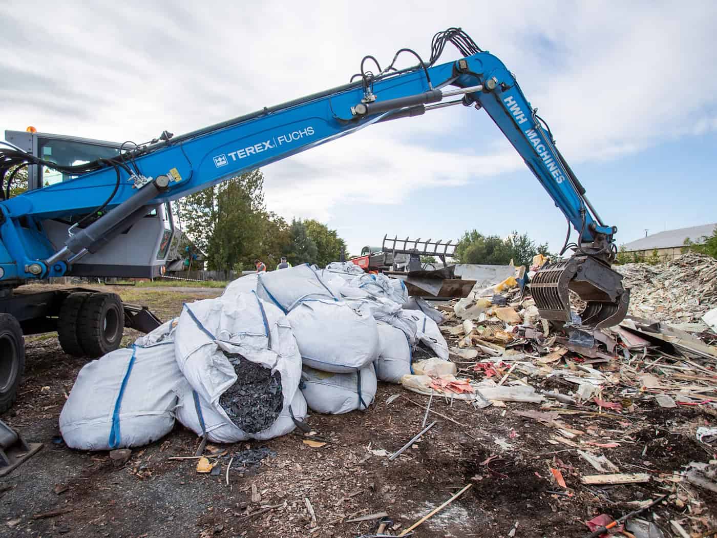 Die bayerischen Behörden mussten an die 300 Tonnen Müll aus Tschechien zurückholen lassen. (Archivlbild) / Foto: Pryèek Vladimír/CTK/dpa
