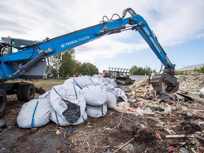 Die bayerischen Behörden mussten an die 300 Tonnen Müll aus Tschechien zurückholen lassen. (Archivlbild) / Foto: Pryèek Vladimír/CTK/dpa