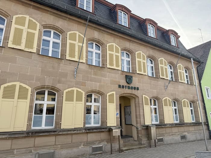 Im Pegnitzer Rathaus bleibt Wolfgang Nierhoff Chef. (Archivbild) / Foto: Kathrin Zeilmann/dpa