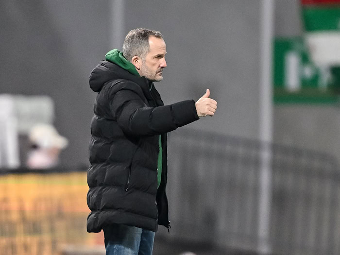 Bleibt Manuel Baum vielleicht doch länger Augsburg-Coach? / Foto: Harry Langer/dpa