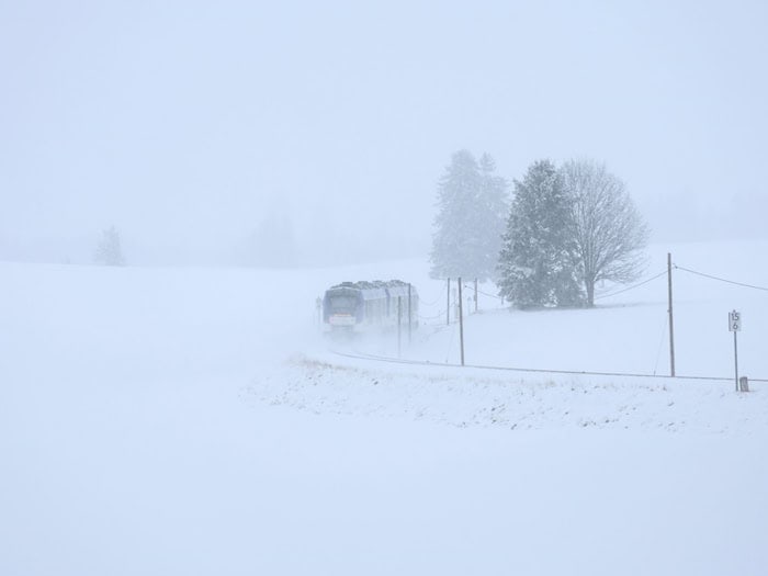 Winterliches Wetter prägt den Start in die Osterferien in Bayern. / Foto: Karl-Josef Hildenbrand/dpa