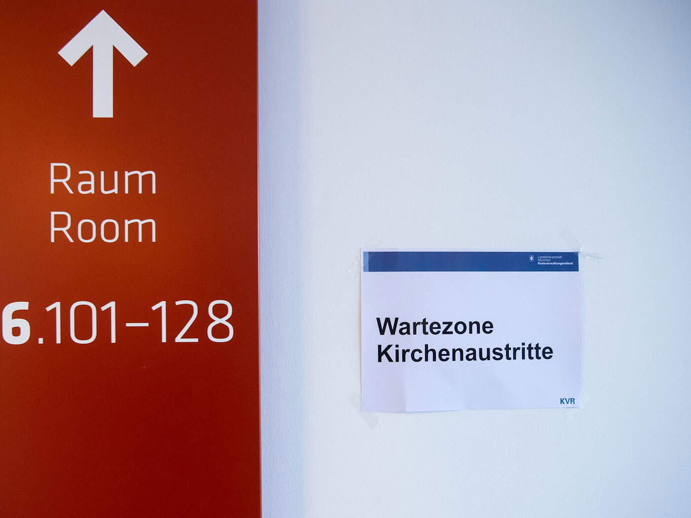 Die katholischen Bistümer und die evangelische Landeskirche haben ihre Austrittszahlen veröffentlicht. (Symbolbild) / Foto: Sven Hoppe/dpa