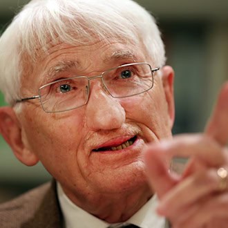Habermas war für Bayerns Wissenschaftsminister Blume eine «intellektuelle Instanz». (Archivbild) / Foto: Martin Gerten/dpa