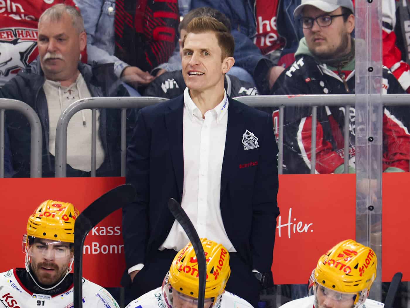 Bremerhavens Trainer Alexander Sulzer. (Archivbild) / Foto: Christoph Reichwein/dpa