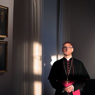 Der Bischof sucht einen neuen Fahrer. (Archivbild) / Foto: Karl-Josef Hildenbrand/dpa