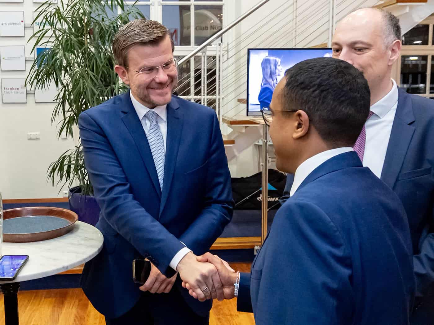 Die CSU von Oberbürgermeister Marcus König bleibt stärkste Kraft im Stadtrat von Nürnberg. (Archivbild) / Foto: Daniel Karmann/dpa