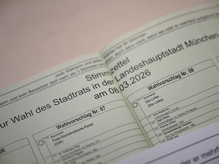 In München erstattete ein Stadtratskandidat Anzeige wegen rassistischer Beleidigung. (Symbobild) / Foto: Felix Hörhager/dpa