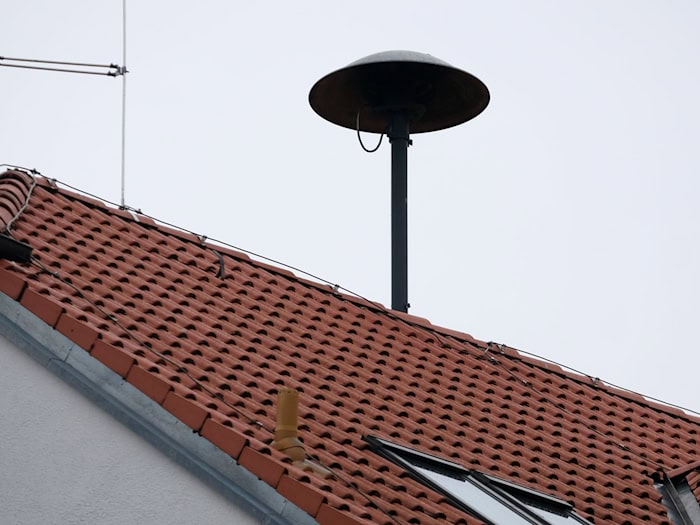 Die Handys klingeln unter Umständen auch, wenn sie auf stumm geschaltet sind. (Archivbild)  / Foto: Stephan Jansen/dpa