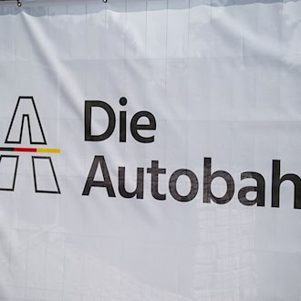 Die A9 bei Bayreuth wird zwei Wochenenden lang gesperrt. (Symbolbild) / Foto: Daniel Vogl/dpa