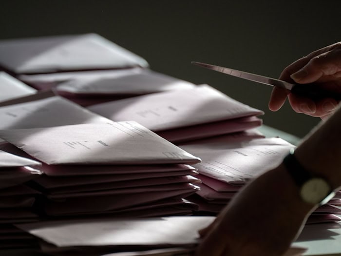 Die Stichwahl hat sehr unterschiedliche Ergebnisse hervorgebracht.  / Foto: Pia Bayer/dpa