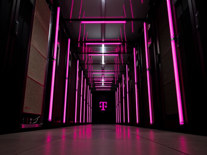 In München wurde kürzlich eine KI-Fabrik eröffnet, nun ist eine weitere im Allgäu geplant. (Symbolbild) / Foto: Sven Hoppe/dpa