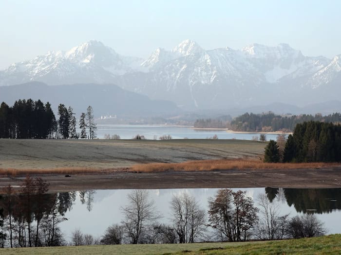 Saharastaub milchig, freundlicher Mix aus Sonne und Wolken – in Niederbayern Schauer, Alpen mit mäßiger Lawinengefahr