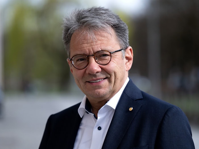 Thomas Karmasin, seit 30 Jahren Landrat in Fürstenfeldbruck, muss in die Stichwahl (Archivbid)  / Foto: Sven Hoppe/dpa