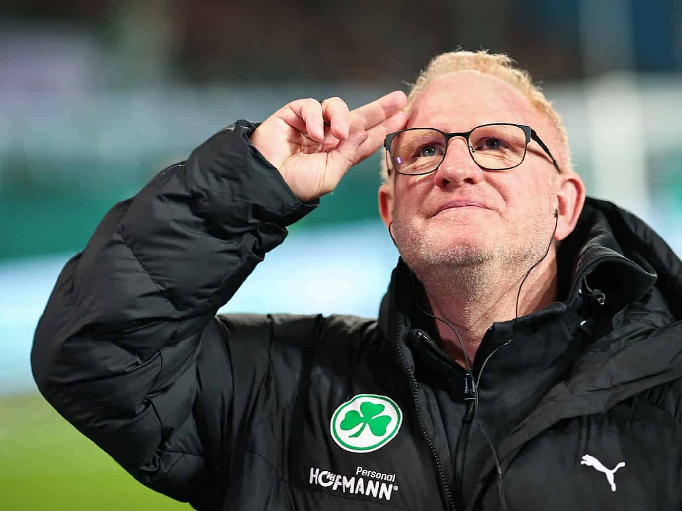 Fürths Trainer Heiko Vogel blickt zuversichtlich in den Saison-Endspurt. / Foto: Daniel Karmann/dpa