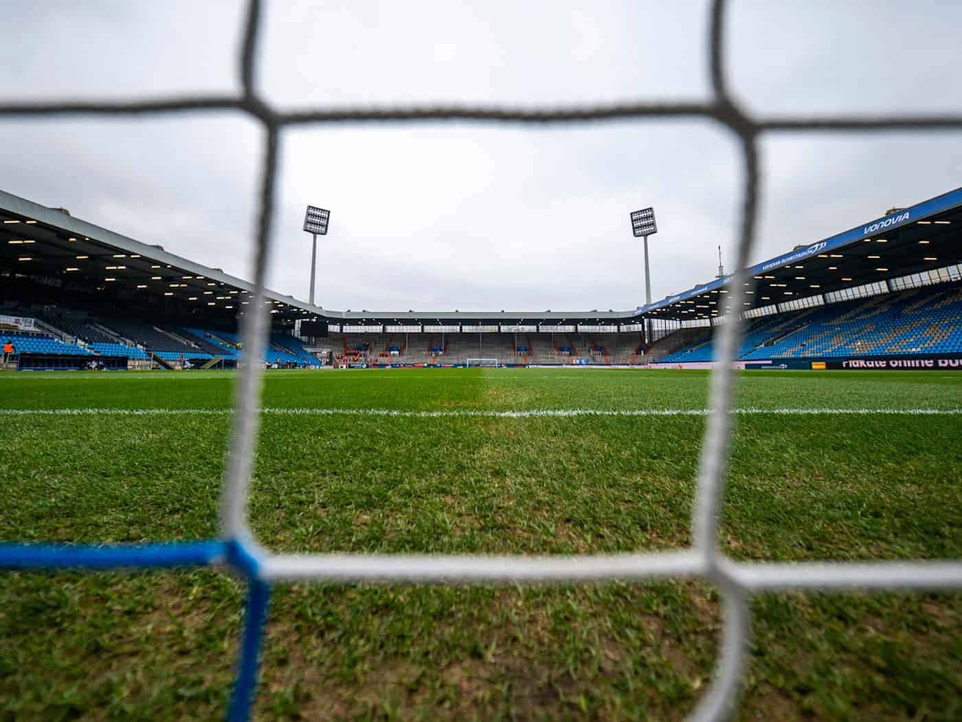 Ein Fußballtor ist in Erlangen umgestürzt und hat ein Kind tödlich verletzt. (Symbolbild) / Foto: David Inderlied/dpa