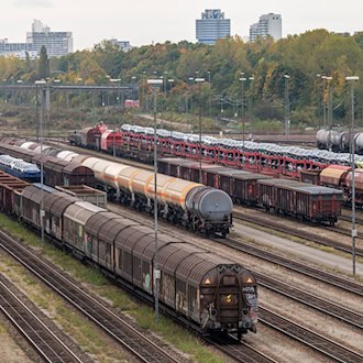 Die Sperrung hatte große Auswirkungen auf den Zugverkehr. (Symbolbild) / Foto: Peter Kneffel/dpa