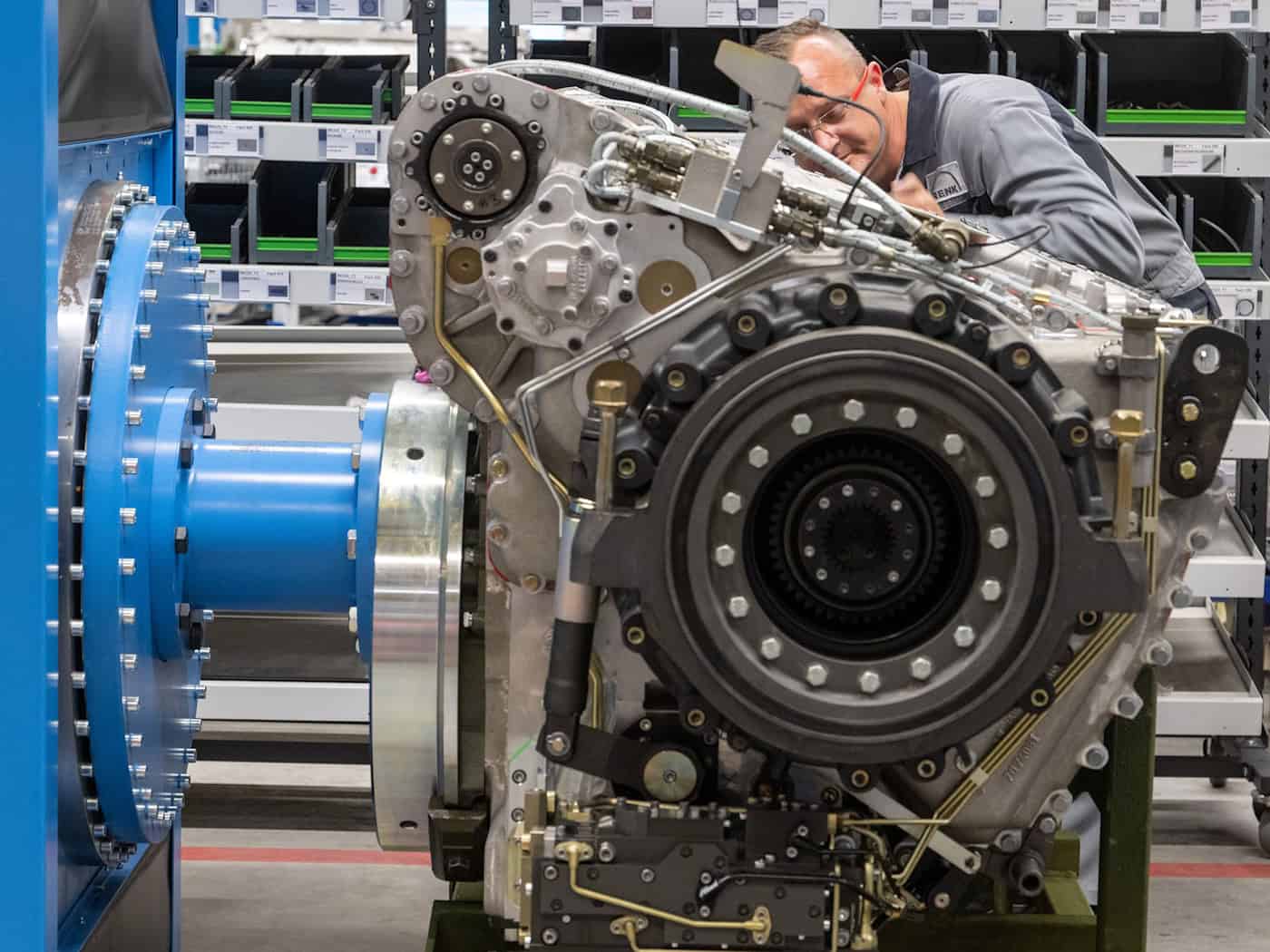 Der Panzergetriebehersteller Renk profitiert weiterhin von dem Rüstungsboom. (Archivbild) / Foto: Stefan Puchner/dpa
