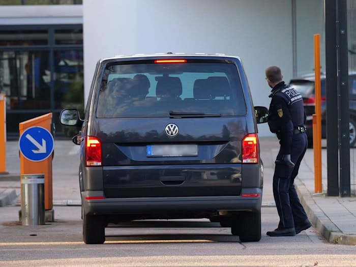 Vorführung am Bundesgerichtshof im Fall einer mutmaßlichen Russland-Spionin.  / Foto: Rene Priebe/-/dpa