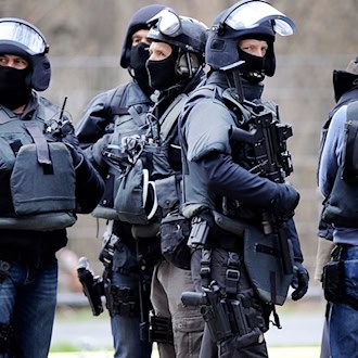 Wegen eines Verdachts auf Bewaffnung wurden Spezialeinsatzkräfte hinzugezogen. (Symbolbild) / Foto: Marius Becker/dpa