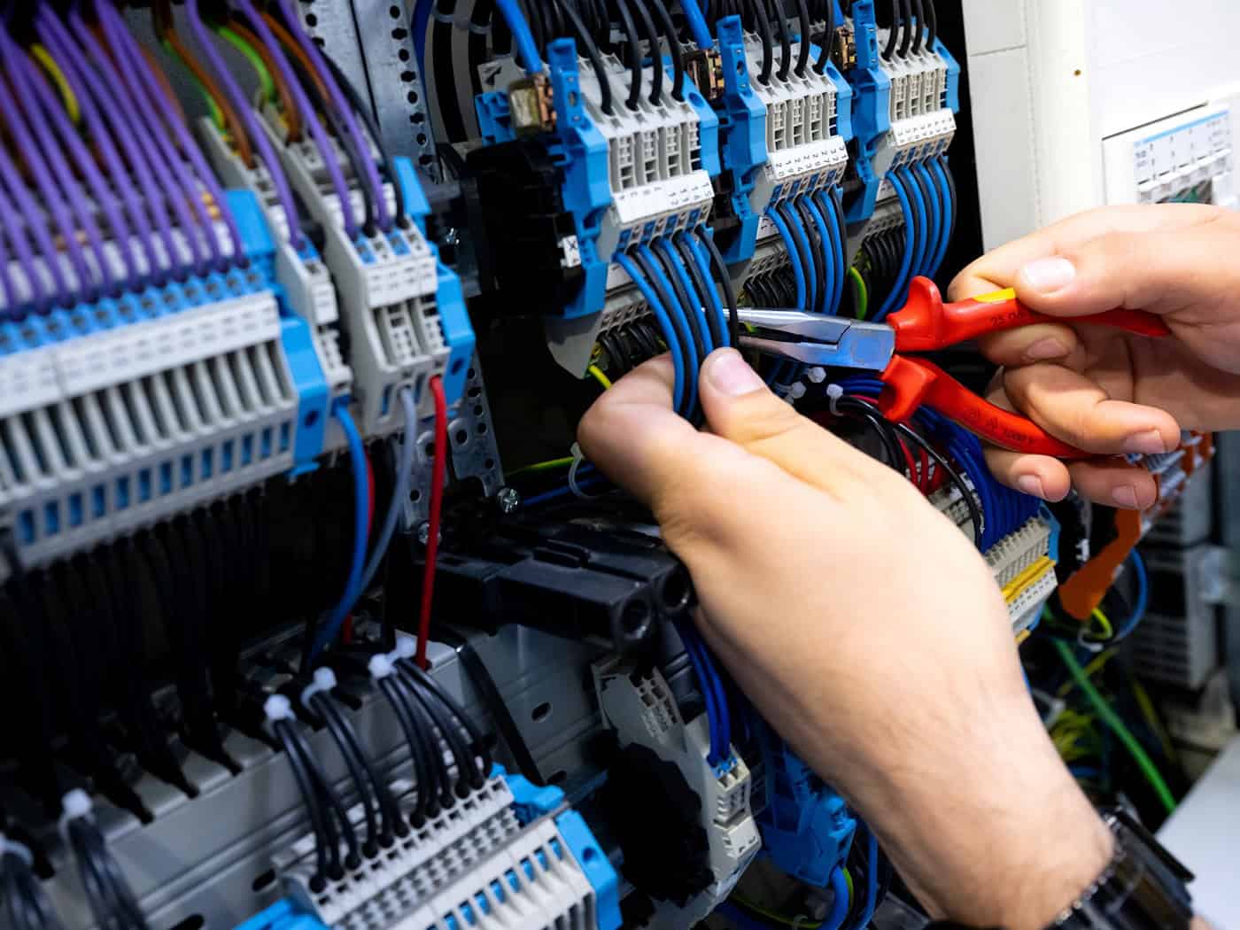 In Bayern fehlen vor allem Fachkräfte. (Symbolbild) / Foto: Sven Hoppe/Deutsche Presse-Agentur GmbH/dpa