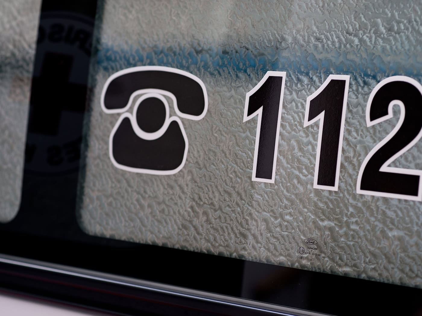 Das Jagdgewehr löst einen Schuss aus, trifft den Jäger im Fuß und verletzt ihn schwer. (Symbolbild) / Foto: David-Wolfgang Ebener/dpa