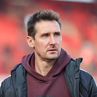 Steht mit seinem Team unter Druck: FCN-Trainer Klose. (Archivbild) / Foto: Daniel Karmann/dpa
