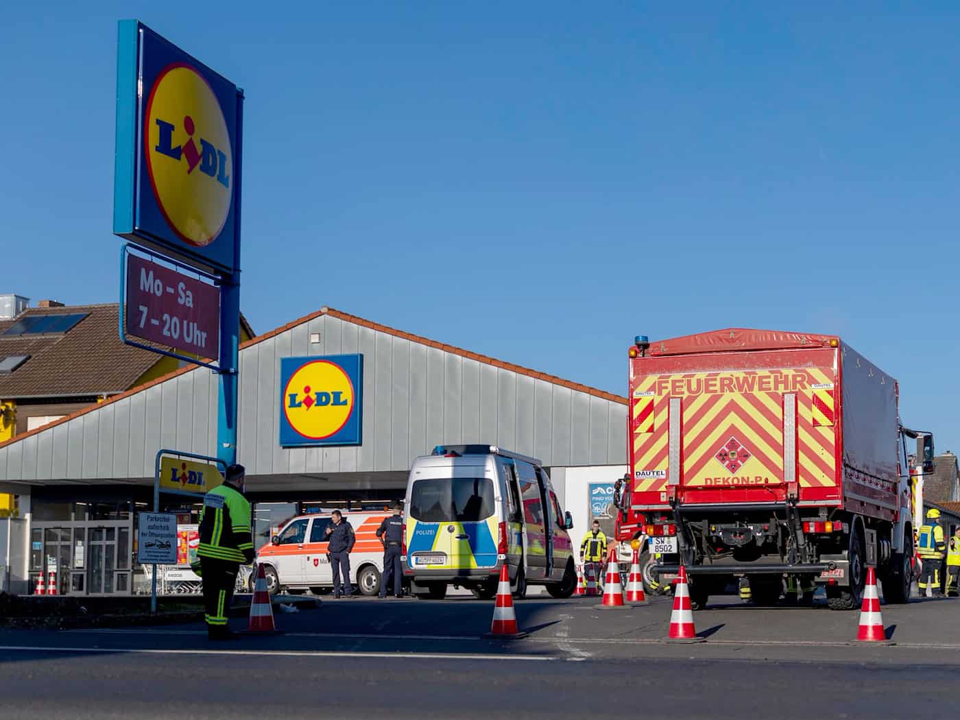 Lastwagen überfährt Mann auf Supermarktparkplatz