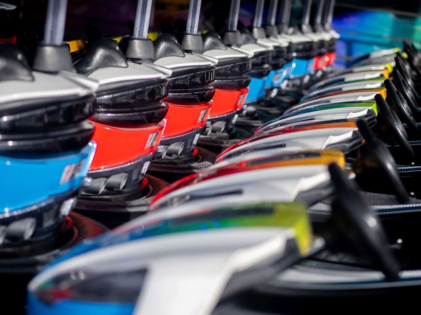 Eine 82-Jährige prallte am Pfarrkirchner Volksfest gegen einen Autoscooterbetrieb, welcher sich gerade im Aufbau befindet. (Symbolbild) / Foto: Hauke-Christian Dittrich/dpa
