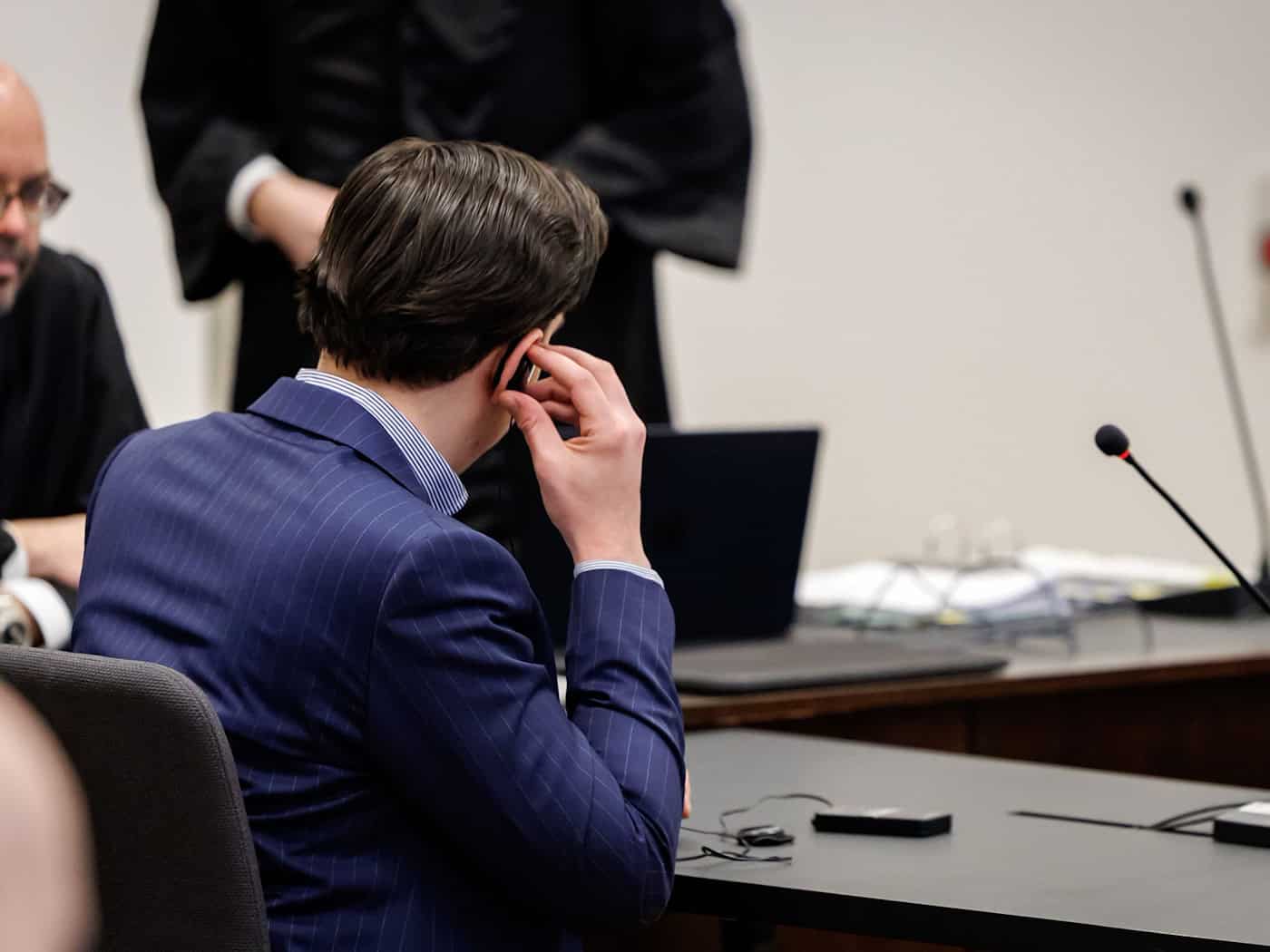 Nach Todesschüssen auf einer Hochzeit hat die Verteidigung des Angeklagten Revision gegen das Mordurteil des Landgerichts Nürnberg-Fürth eingelegt. / Foto: Daniel Karmann/dpa