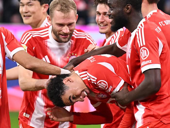 Jamal Musiala jubelt über sein erstes Bundesliga-Tor seit fast einem Jahr. / Foto: Harry Langer/dpa