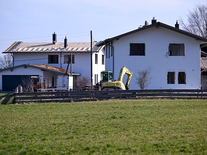 Die Häuser wurden anders gebaut als genehmigt - und jetzt müssen sie weg.  / Foto: Sven Hoppe/dpa