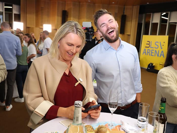 Hilde Gerg (l), mischt künftig für die CSU im Gemeinderat mit. (Archivbild) / Foto: Karl-Josef Hildenbrand/dpa