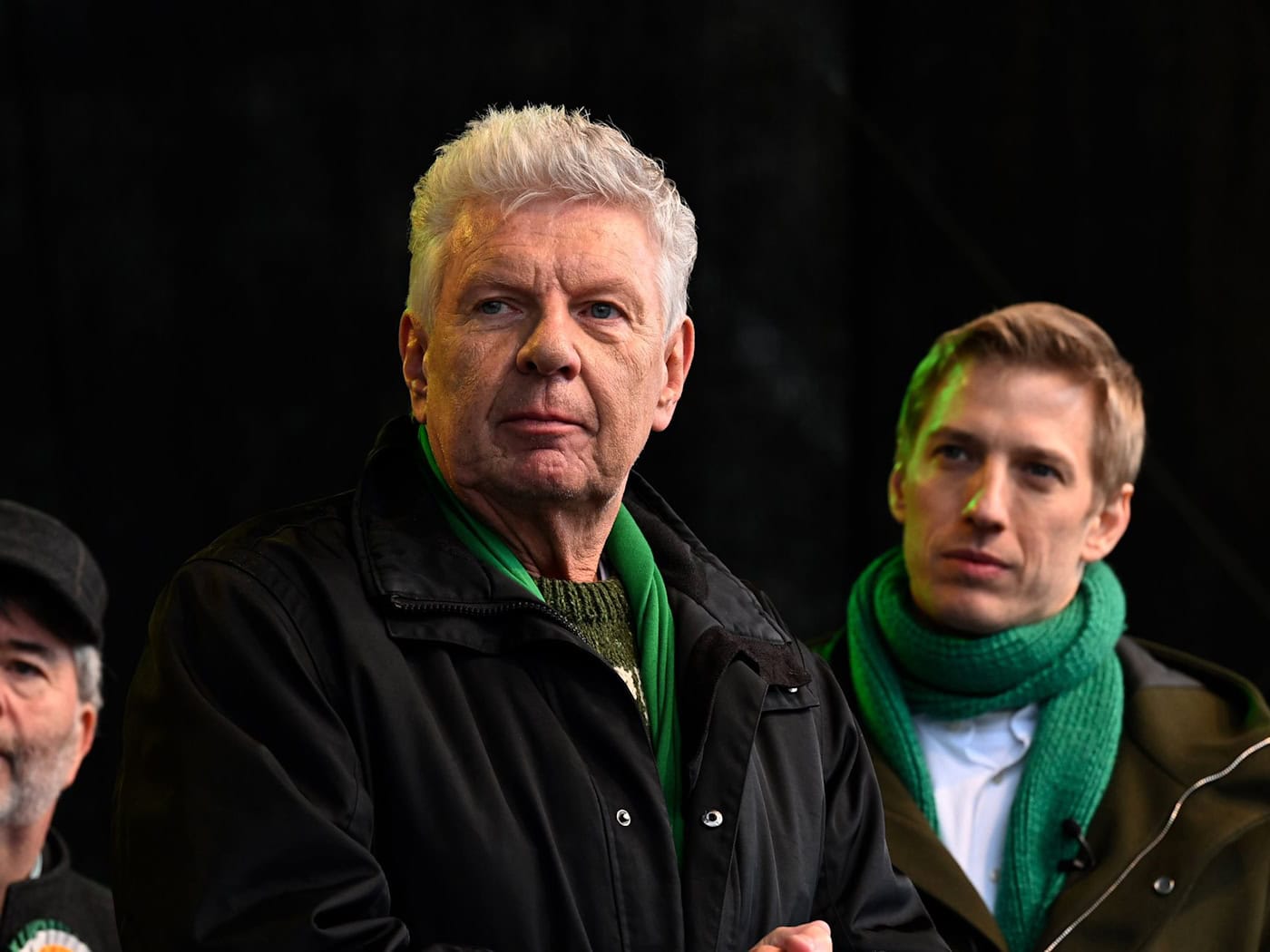 Reiter und sein Herausforderer Krause. / Foto: Felix Hörhager/dpa