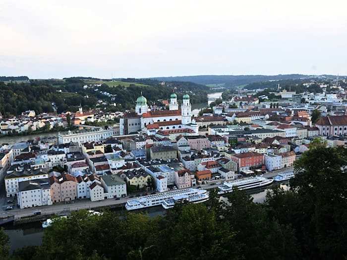In Passau gibt es bei der Kommunalwahl eine Stichwahl zwischen den Kandidaten von SPD und CSU. (Archivbild)  / Foto: Felix Hörhager/dpa
