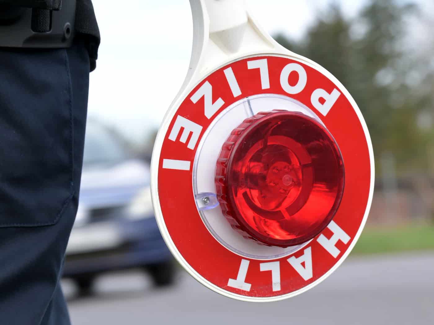 Der Alkoholwert bei der Frau lag nach Polizeiangaben im Bereich der absoluten Fahruntüchtigkeit. (Symbolbild) / Foto: Michael Bahlo/dpa